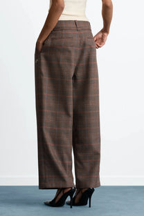 WOMAN [Model is 177 cm / 5’10” wearing size S]