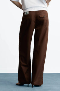 WOMAN [Model is 173 cm / 5’8” wearing size 36]