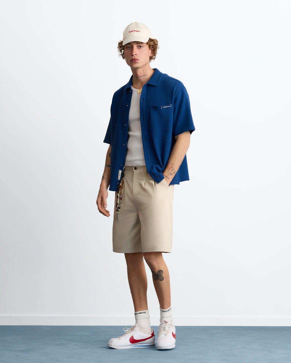 MAN [Model is 190 cm / 6’3” wearing size L]