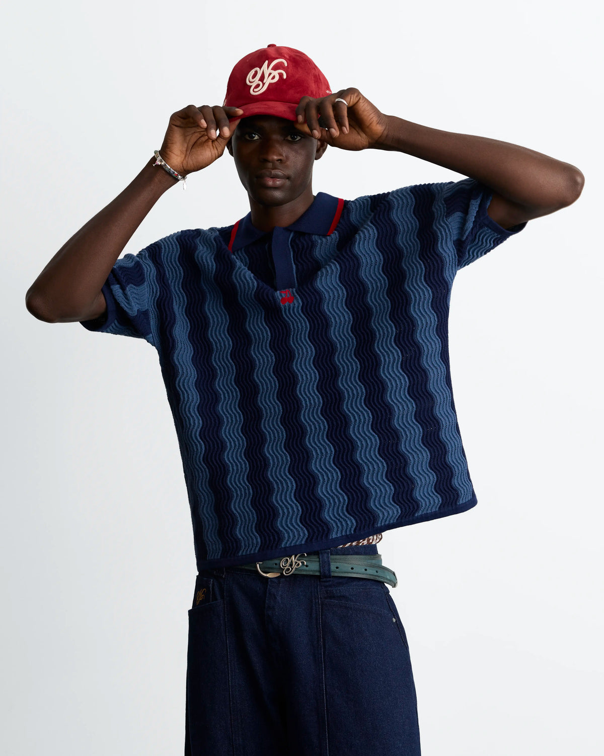 MAN [Model is 188 cm / 6’2” wearing size L]