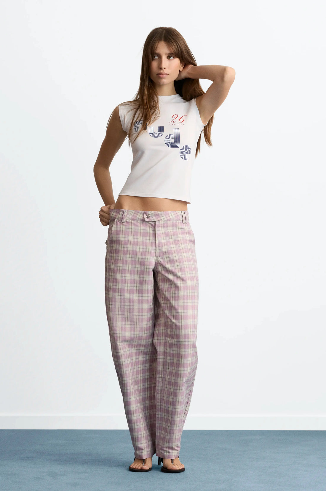 WOMAN [Model is 173 cm / 5’8” wearing size S]