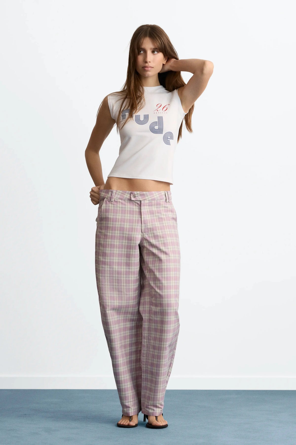 WOMAN [Model is 173 cm / 5’8” wearing size S]