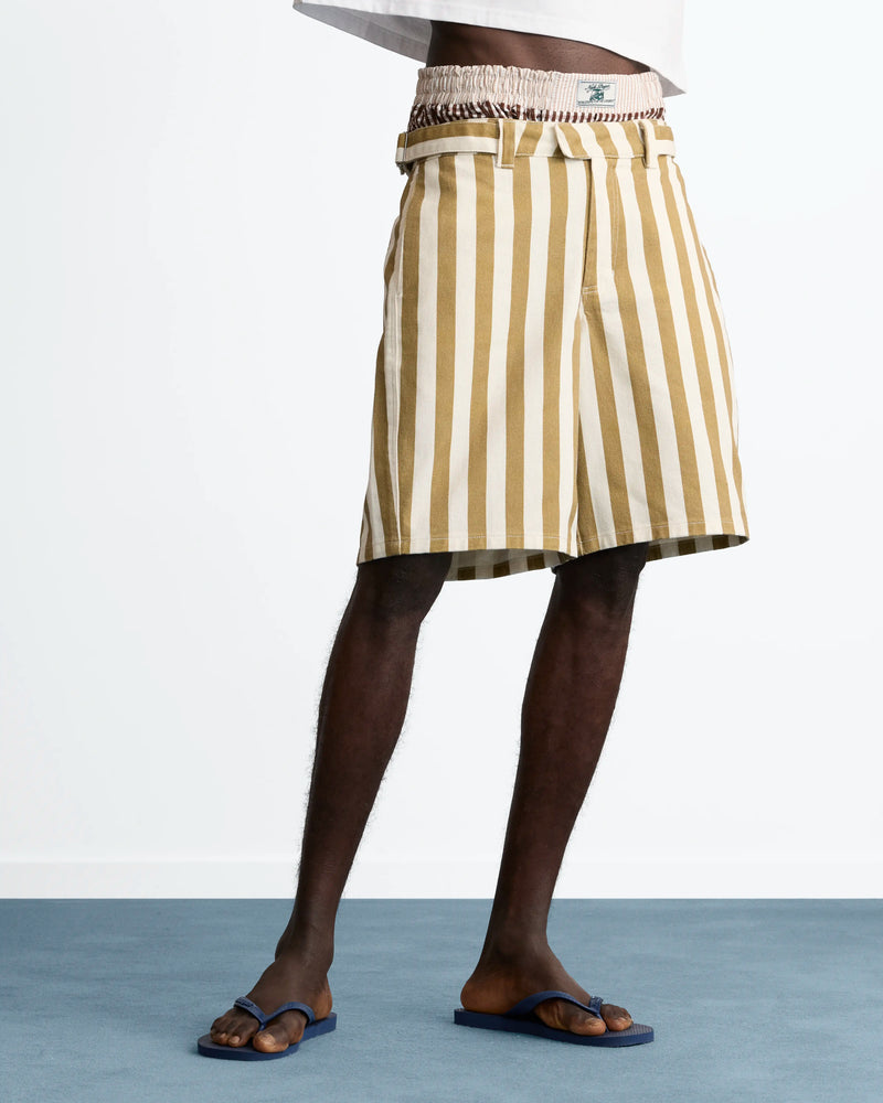 MAN [Model is 188 cm / 6’2” wearing size 42]