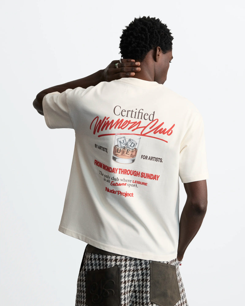 MAN [Model is 188 cm / 6’2” wearing size M]