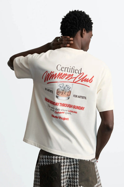 MAN [Model is 188 cm / 6’2” wearing size M]