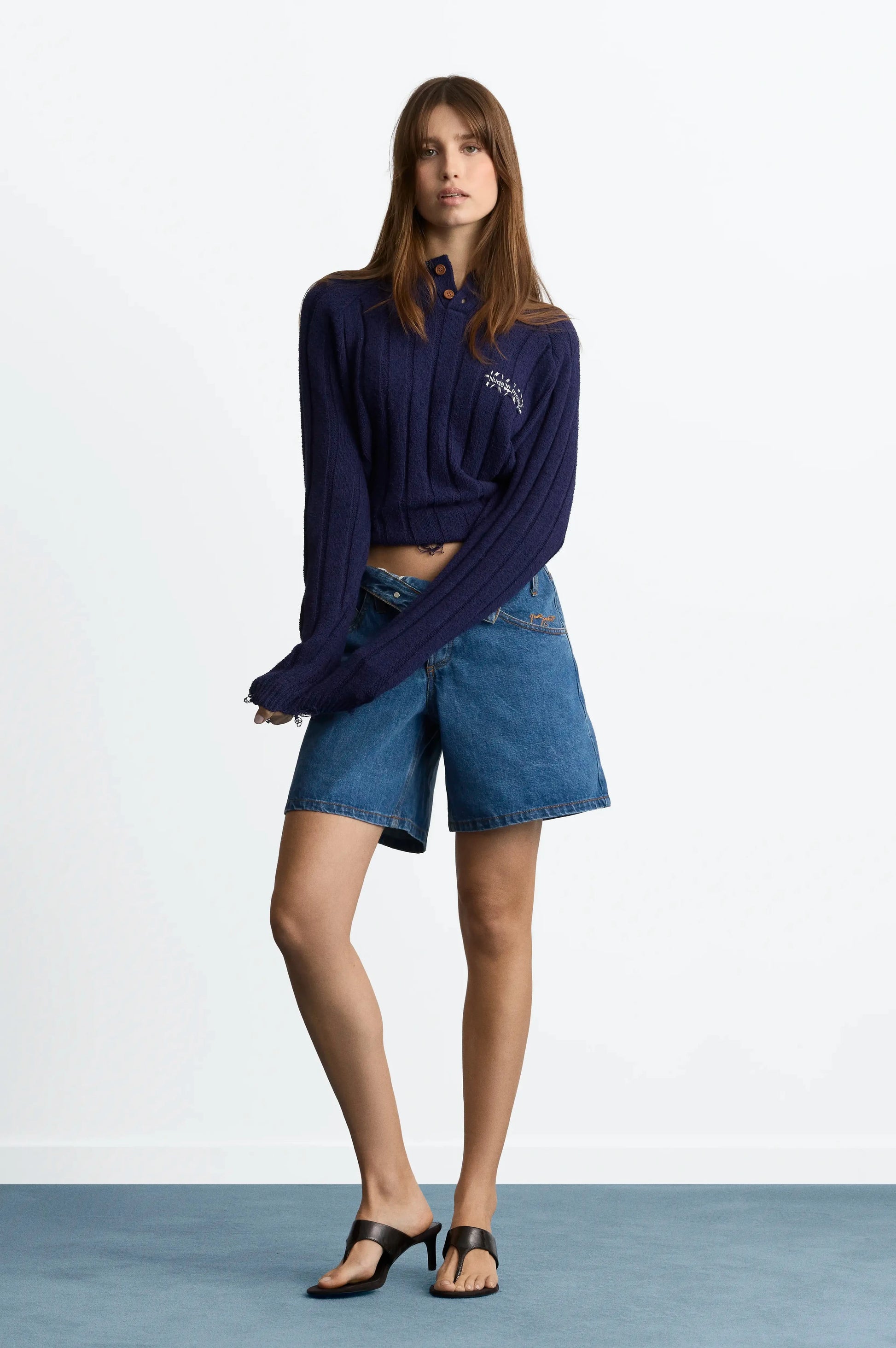 WOMAN [Model is 173 cm / 5’8” wearing size S]