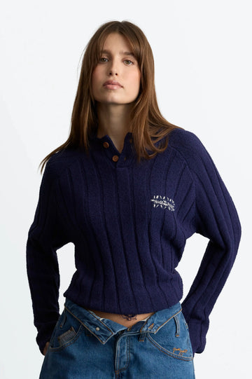 WOMAN [Model is 173 cm / 5’8” wearing size S]