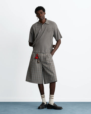 MAN [Model is 188 cm / 6’2” wearing size L]