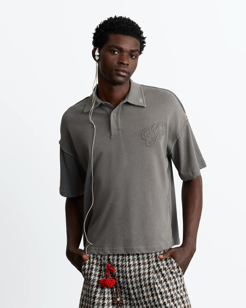 MAN [Model is 188 cm / 6’2” wearing size L]