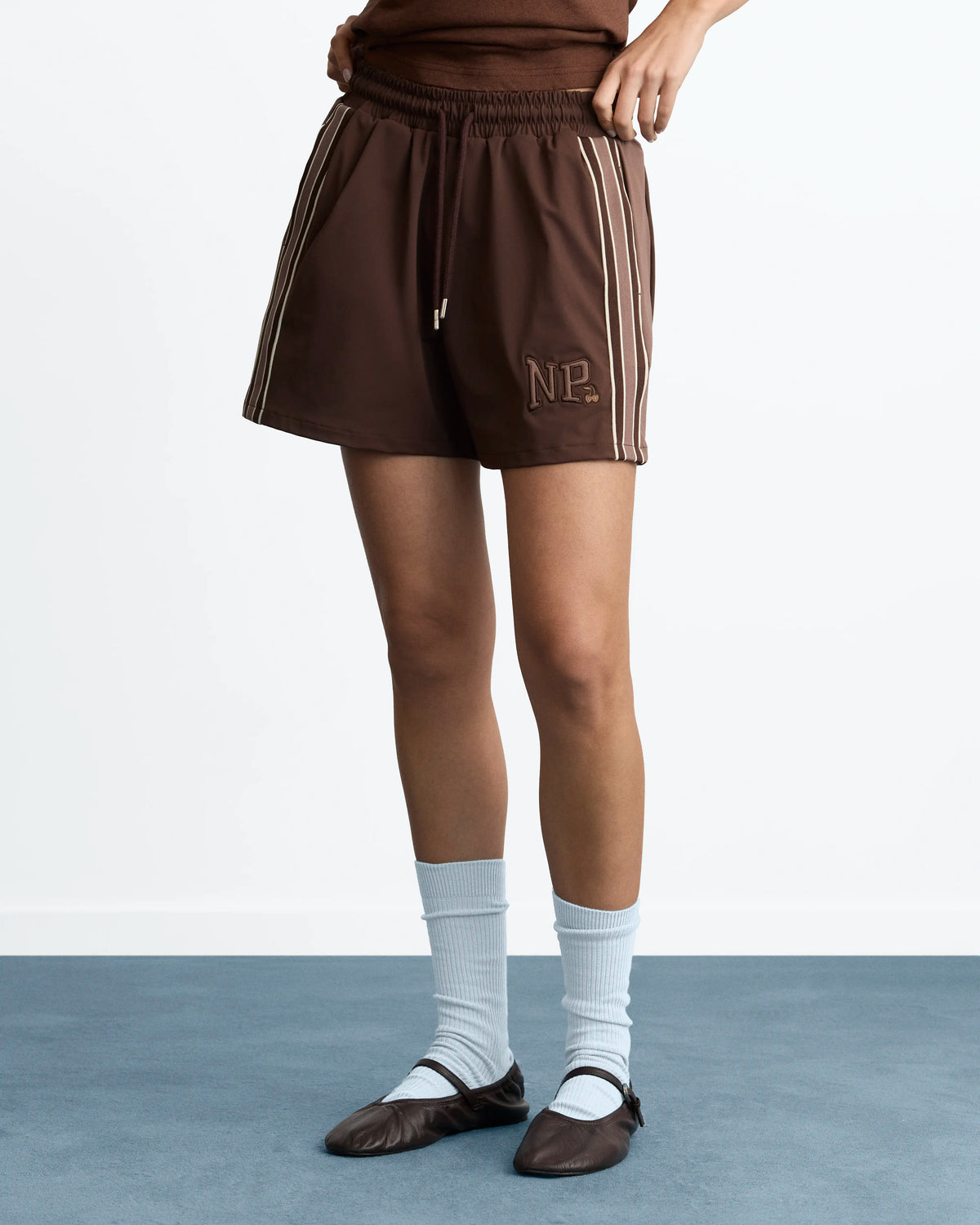 WOMAN [Model is 173 cm / 5’8” wearing size S]