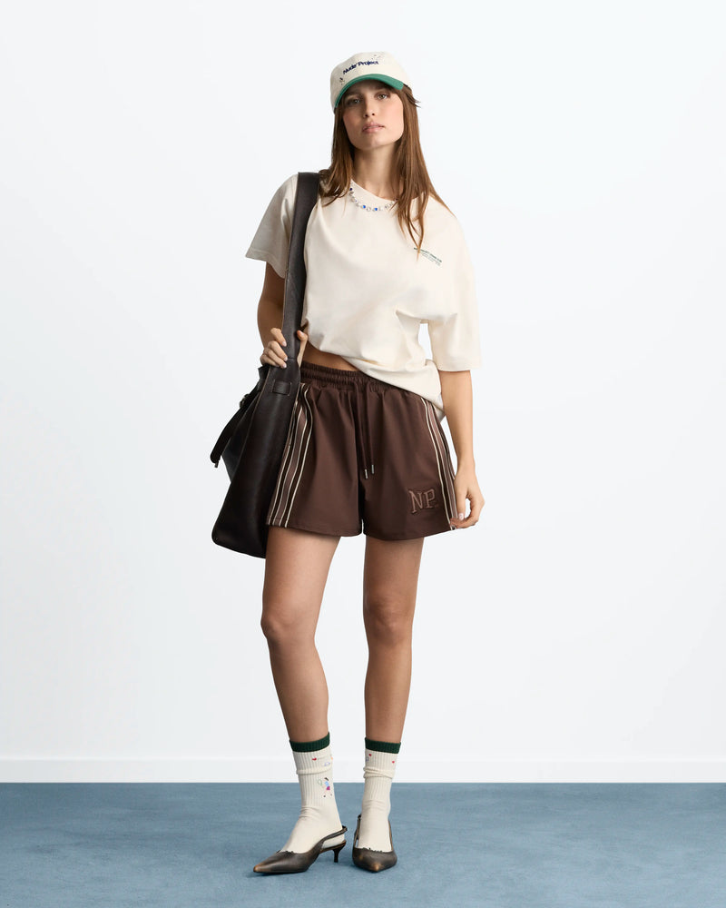 WOMAN [Model is 173 cm / 5’8” wearing size S]