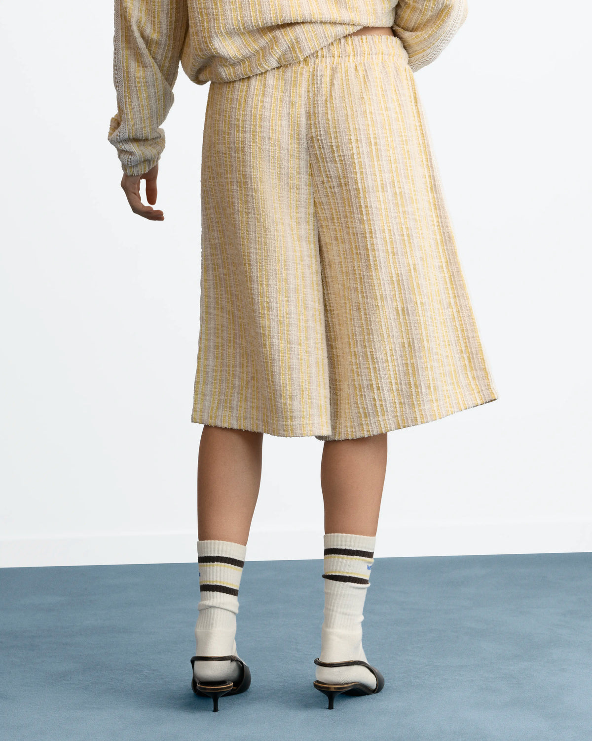 WOMAN [Model is 173 cm / 5’8” wearing size S]