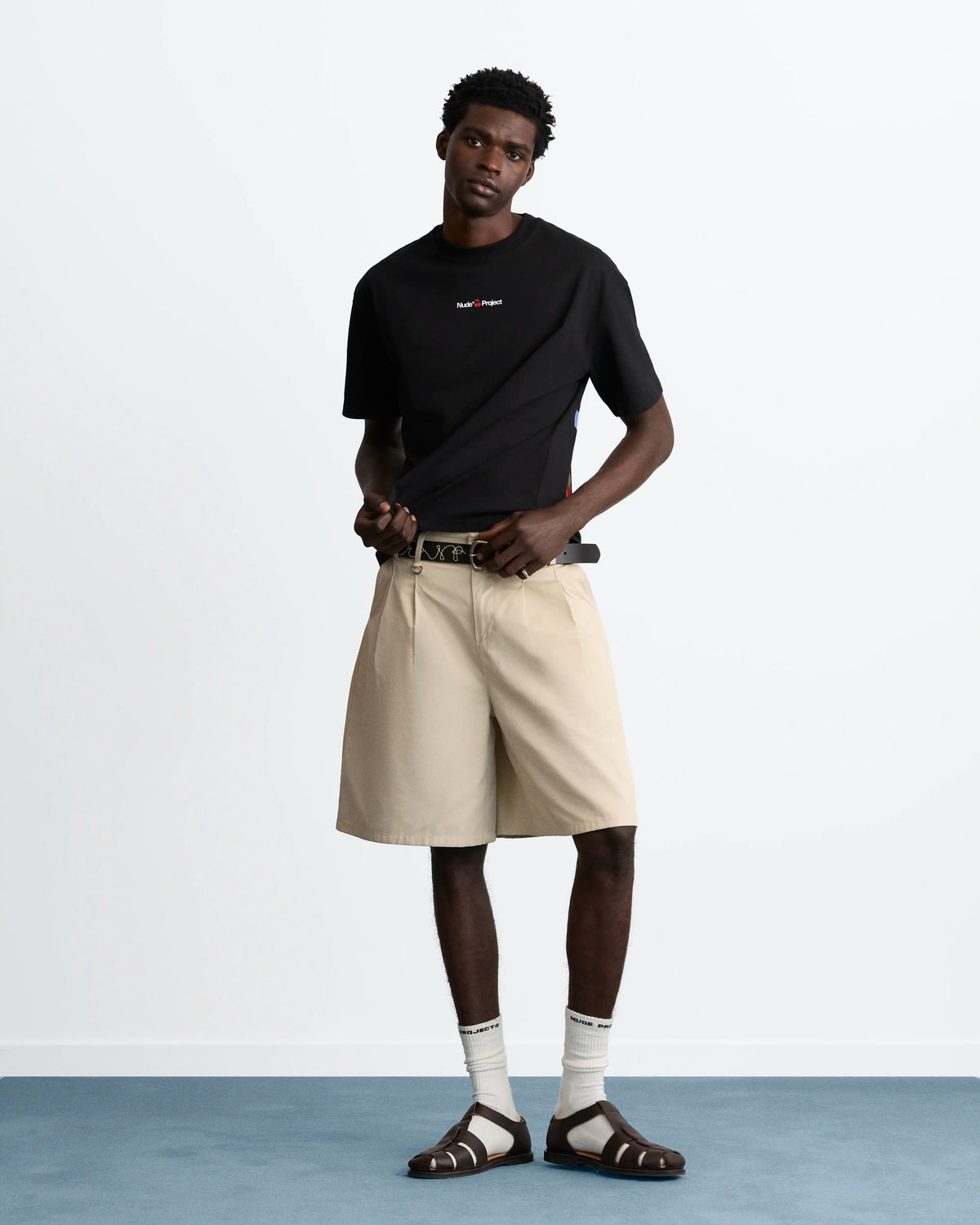 MAN [Model is 188 cm / 6’2” wearing size M]