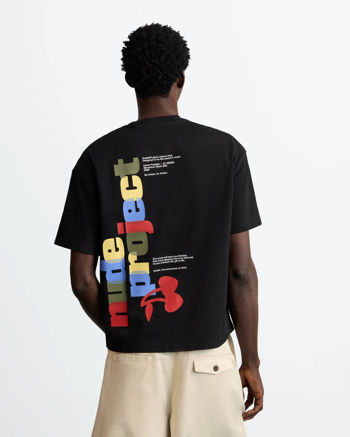 MAN [Model is 188 cm / 6’2” wearing size M]