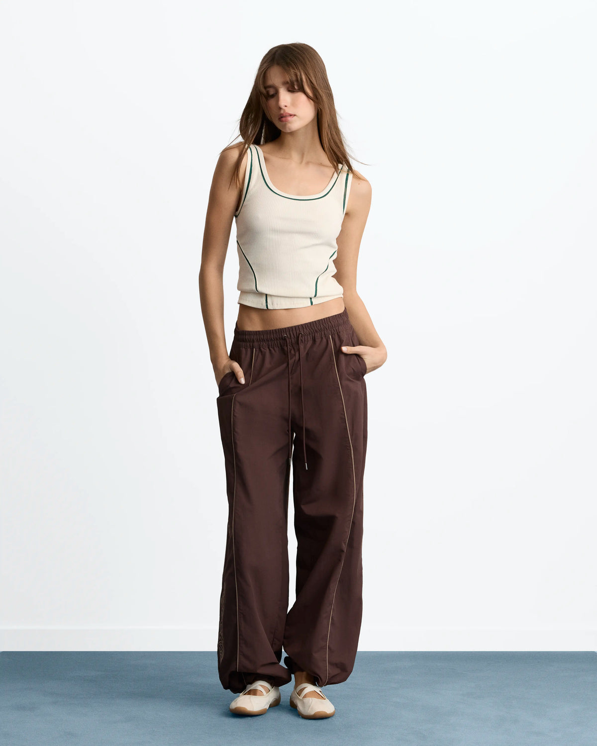 WOMAN [Model is 173 cm / 5’8” wearing size S]