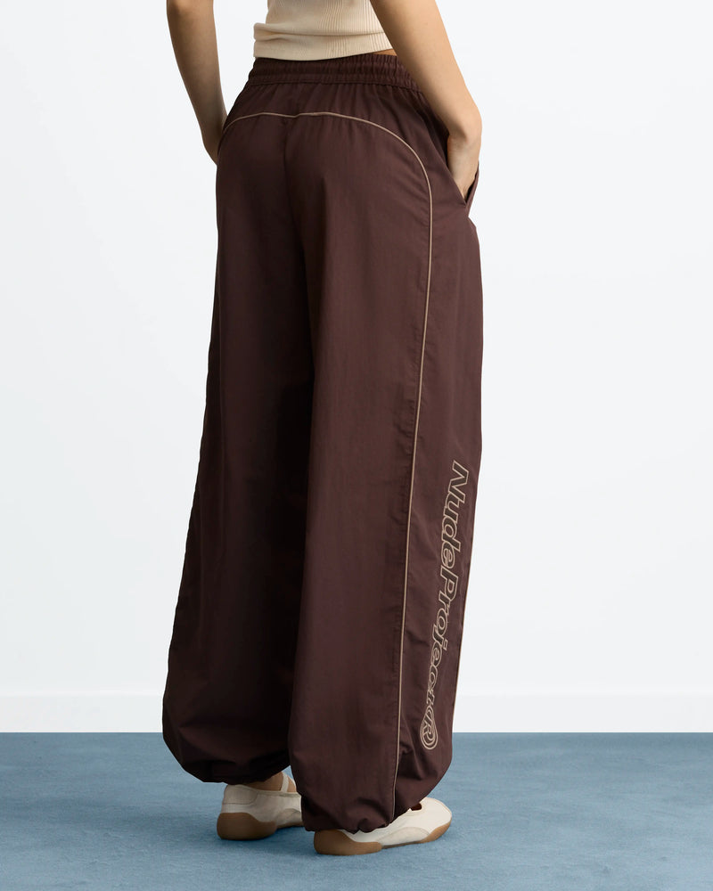 WOMAN [Model is 173 cm / 5’8” wearing size S]