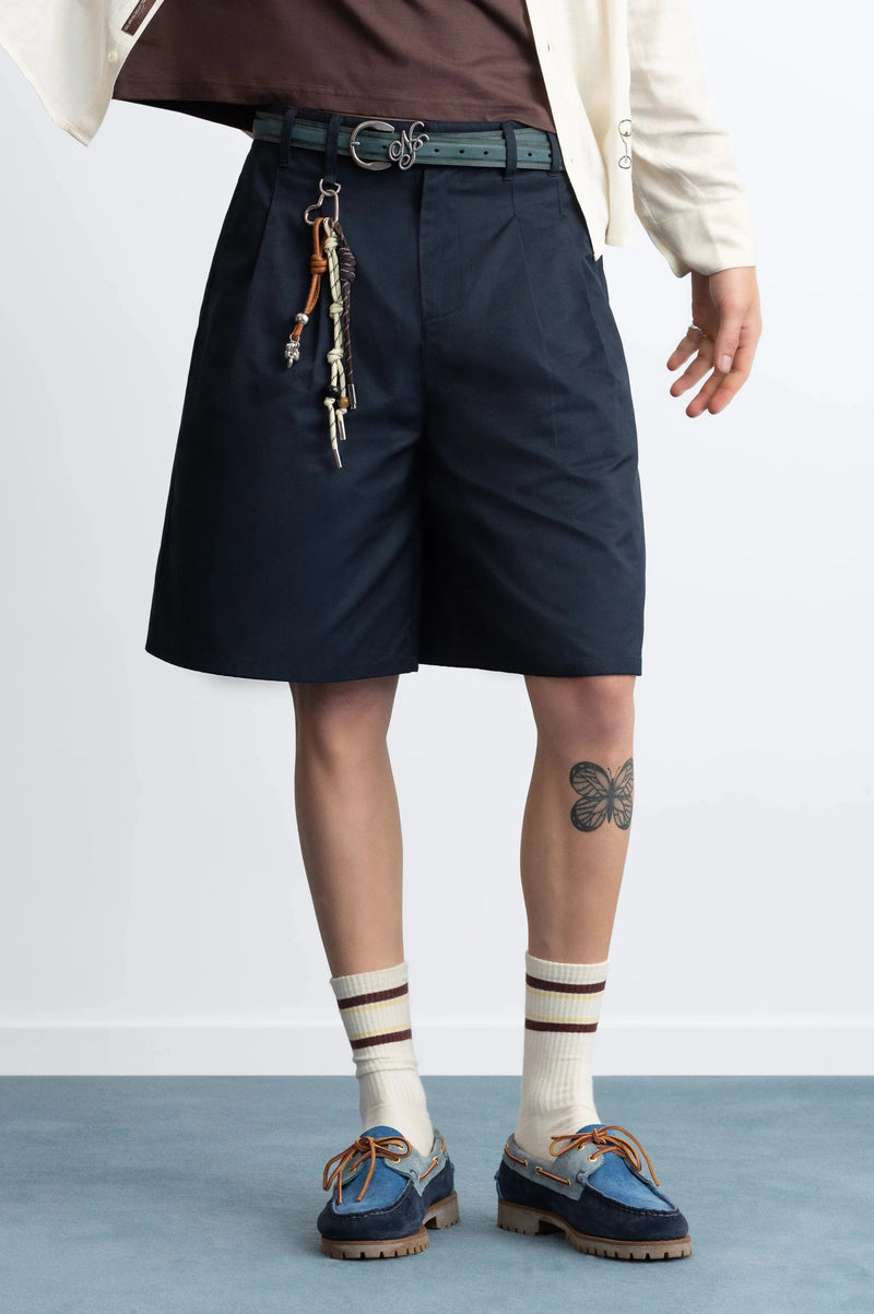MAN [Model is 188 cm / 6’2” wearing size 42]