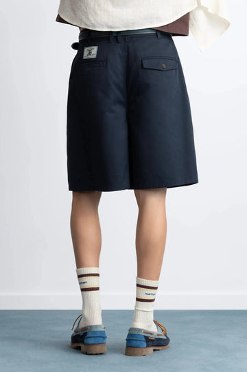 MAN [Model is 188 cm / 6’2” wearing size 42]