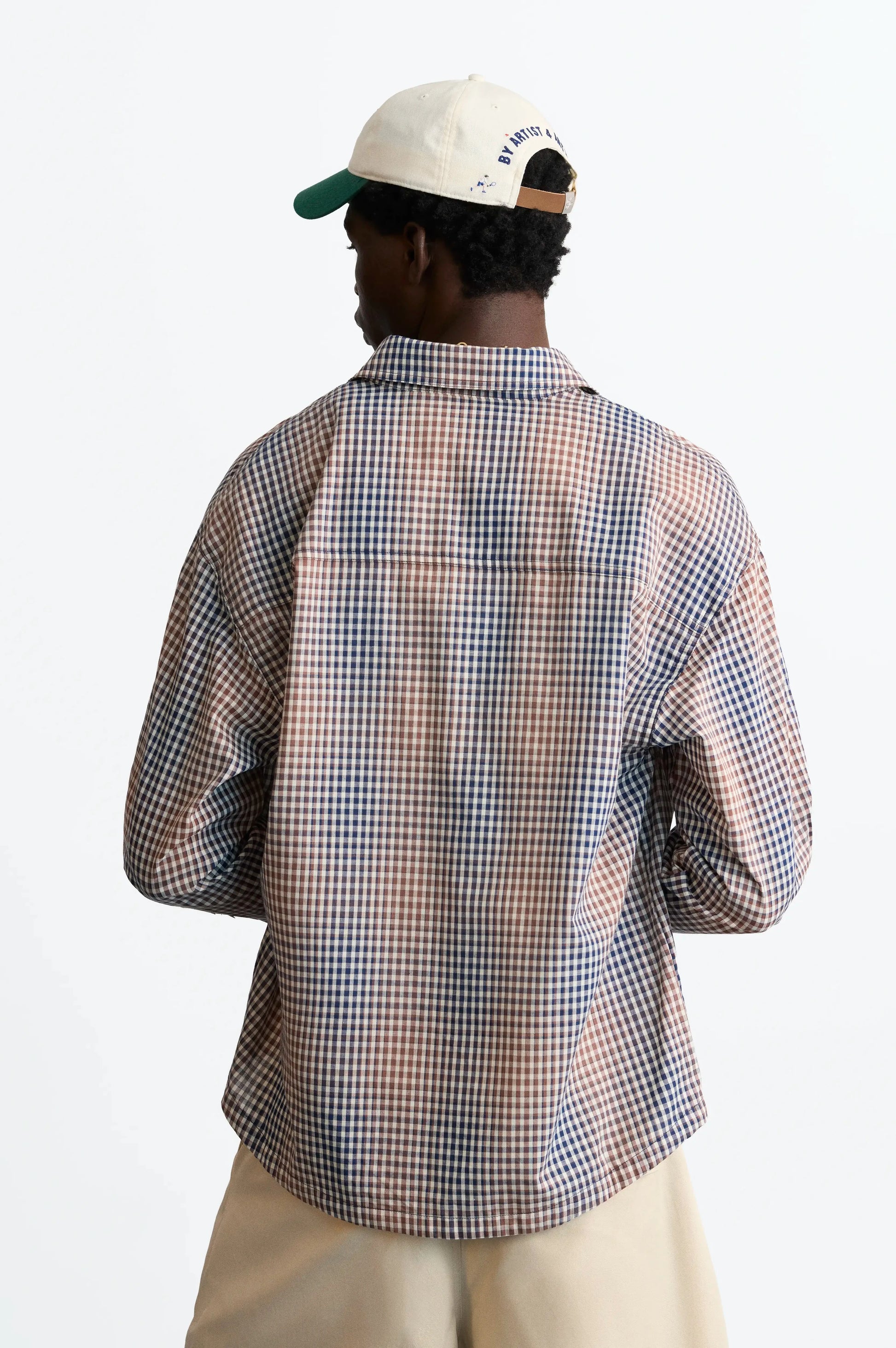 MAN [Model is 188 cm / 6’2” wearing size L]