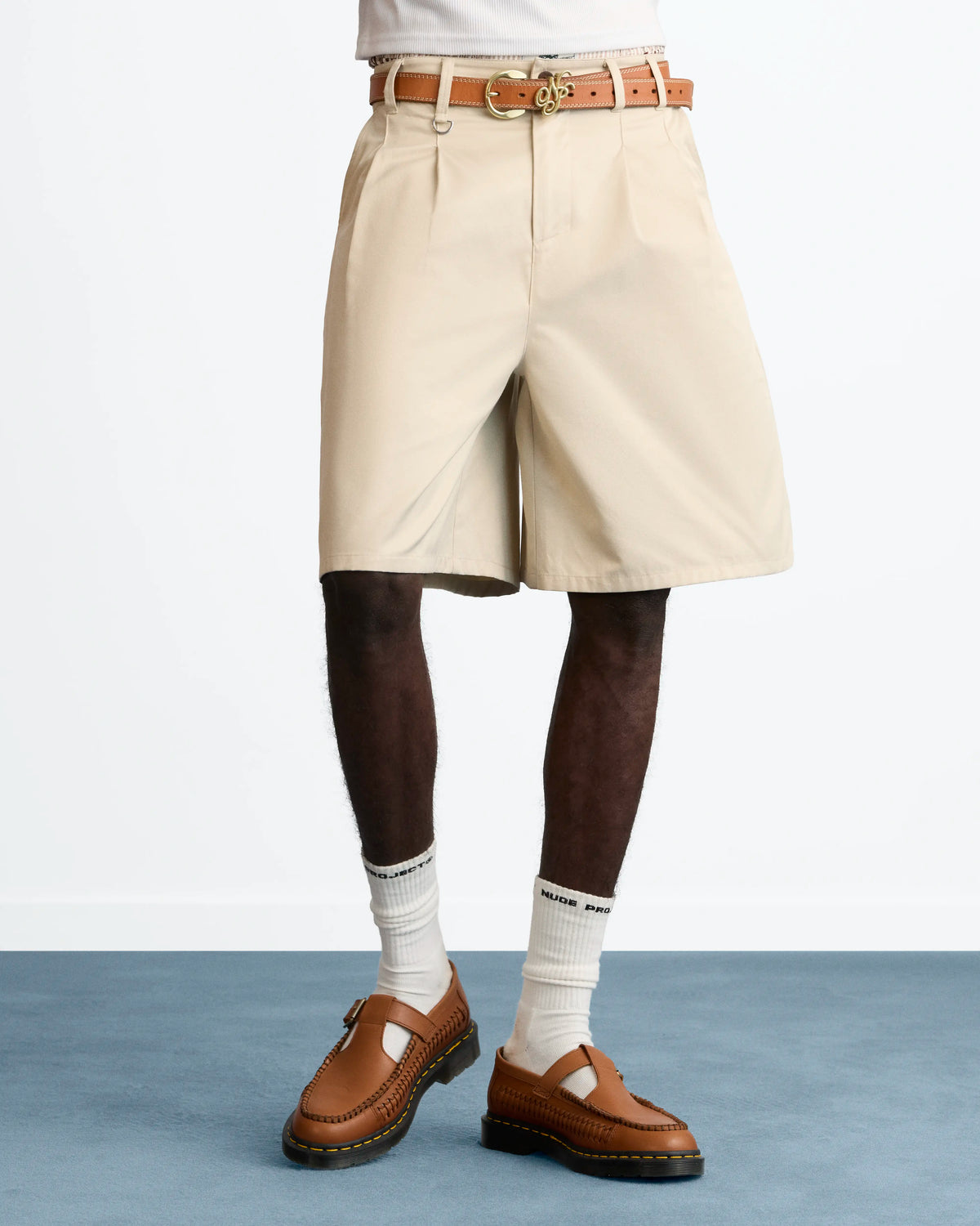 MAN [Model is 188 cm / 6’2” wearing size 42]