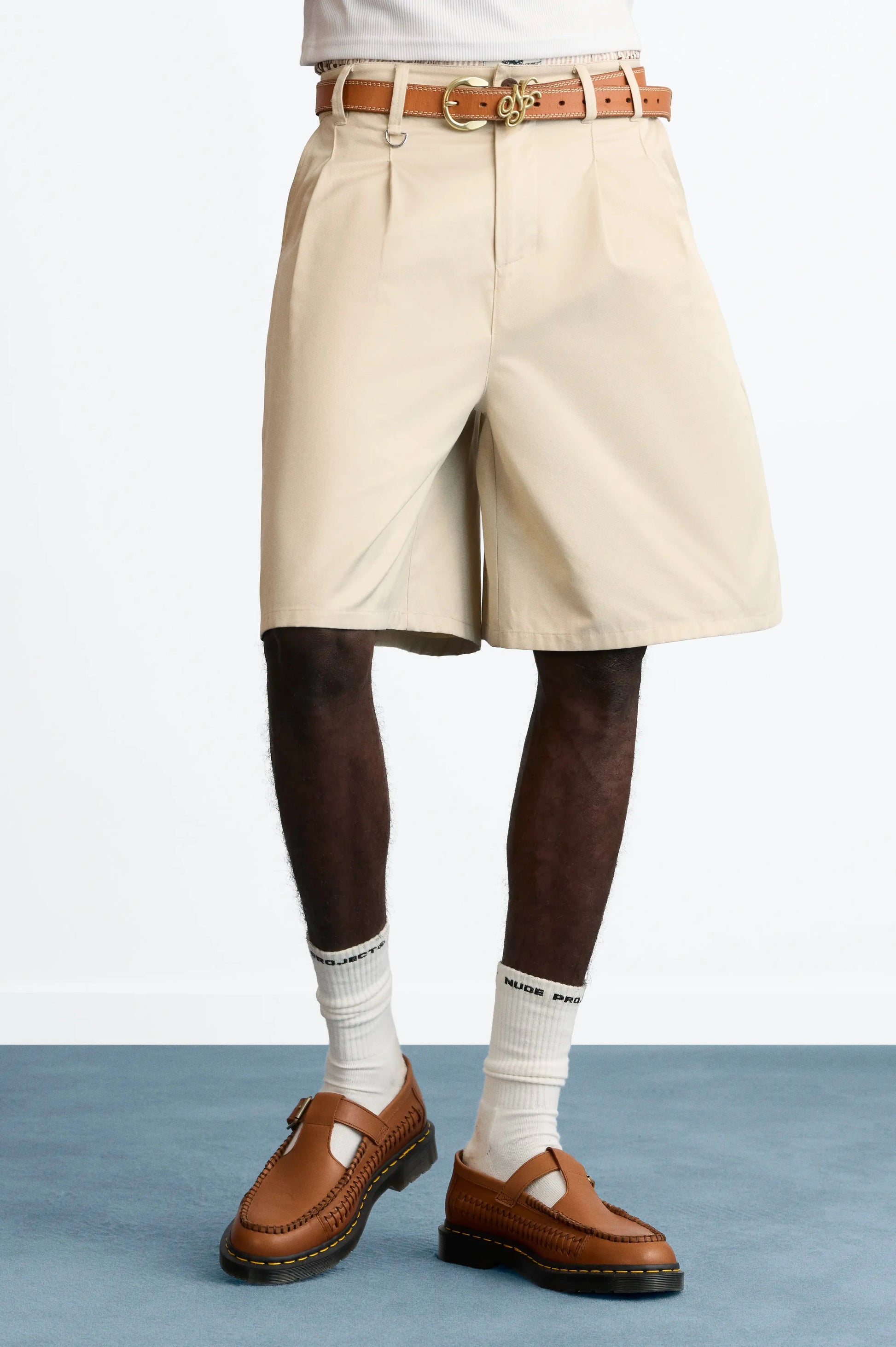 MAN [Model is 188 cm / 6’2” wearing size 42]