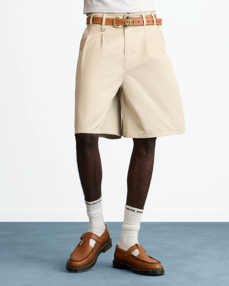 MAN [Model is 188 cm / 6’2” wearing size 42]