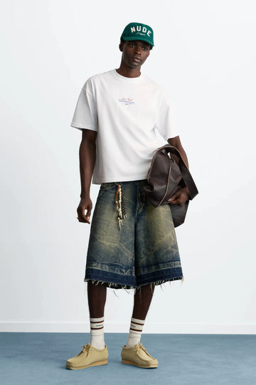 MAN [Model is 188 cm / 6’2” wearing size L]