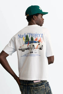 MAN [Model is 188 cm / 6’2” wearing size L]
