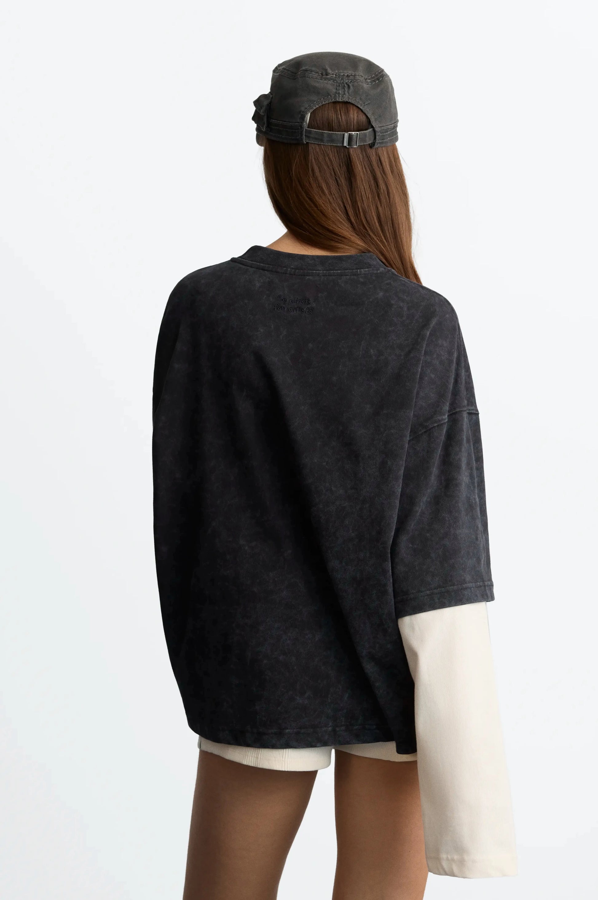 WOMAN [Model is 173 cm / 5’8” wearing size S]