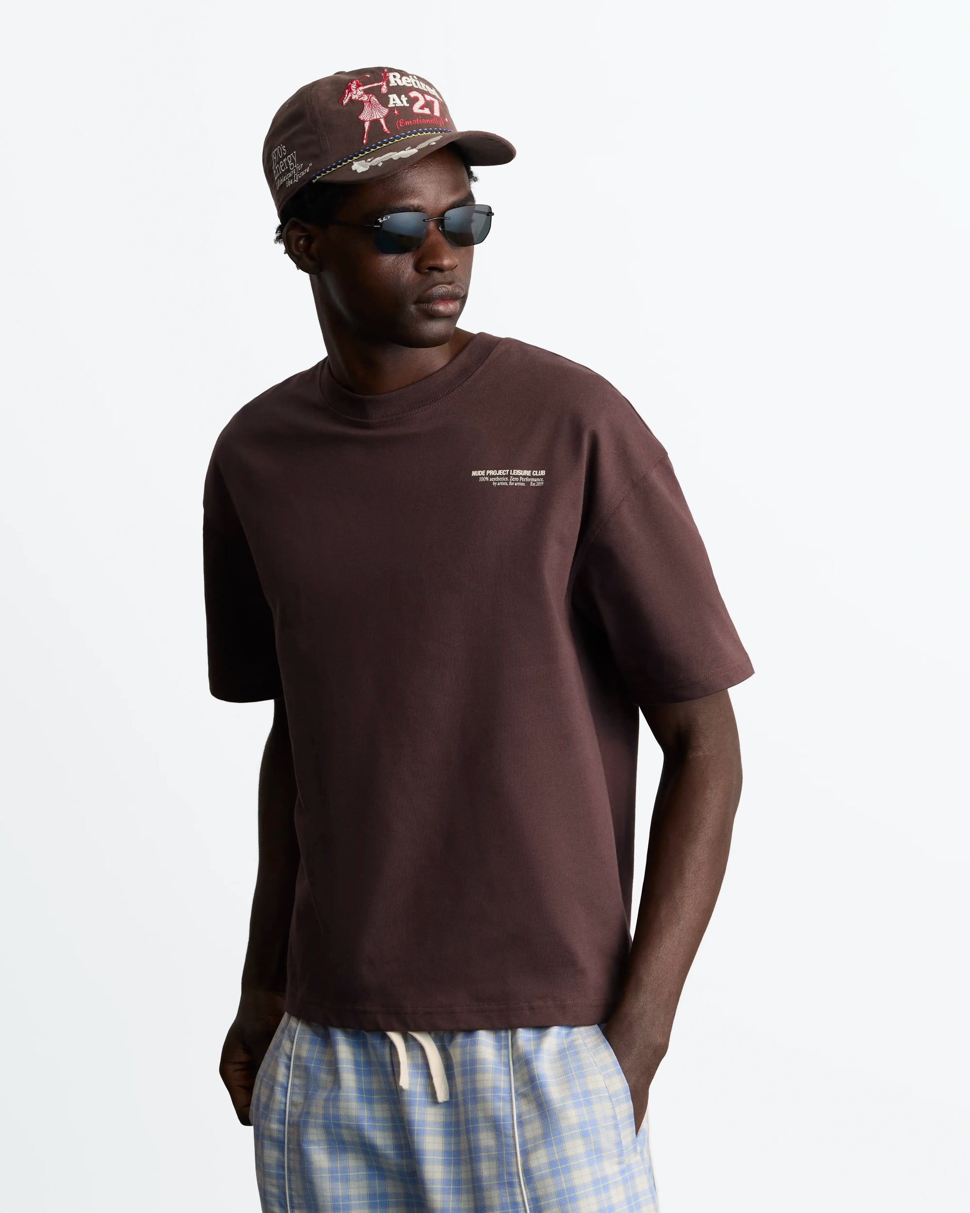MAN [Model is 188 cm / 6’2” wearing size M]
