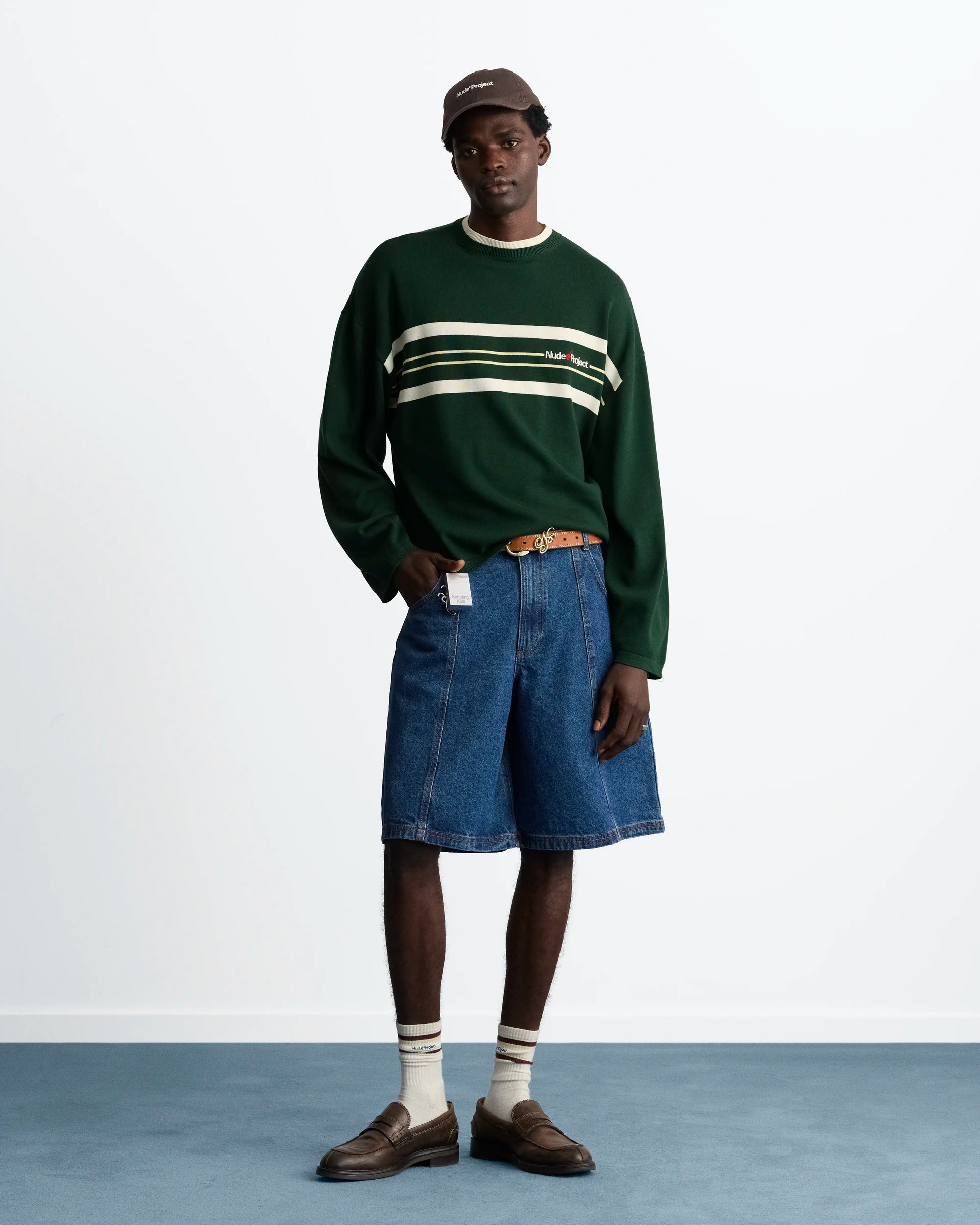 MAN [Model is 188 cm / 6’2” wearing size L]