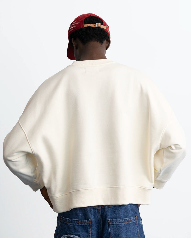 MAN [Model is 188 cm / 6’2” wearing size L]