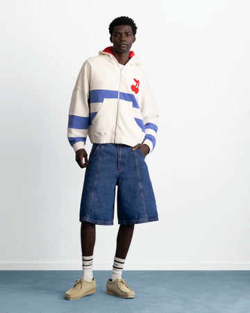 MAN [Model is 188 cm / 6’2” wearing size M]