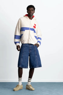 MAN [Model is 188 cm / 6’2” wearing size M]