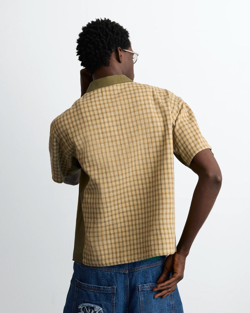 MAN [Model is 188 cm / 6’2” wearing size L]