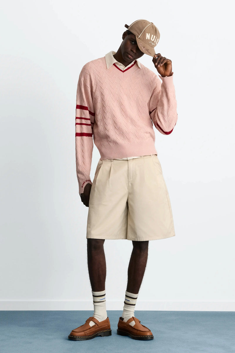 MAN [Model is 188 cm / 6’2” wearing size 42]