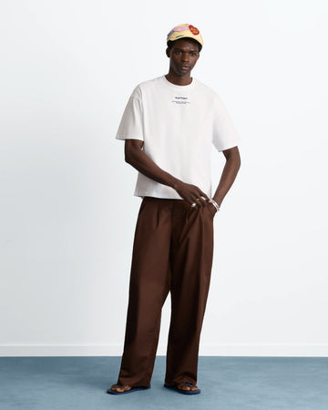 MAN [Model is 188 cm / 6’2” wearing size M]