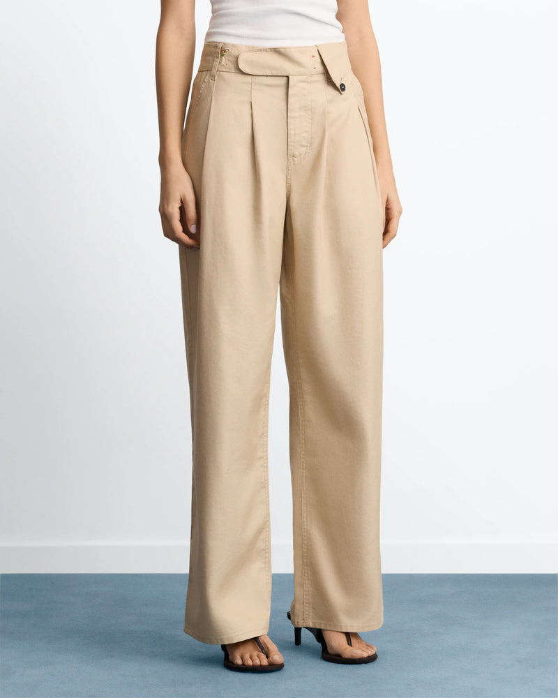 WOMAN [Model is 173 cm / 5’8” wearing size 36]