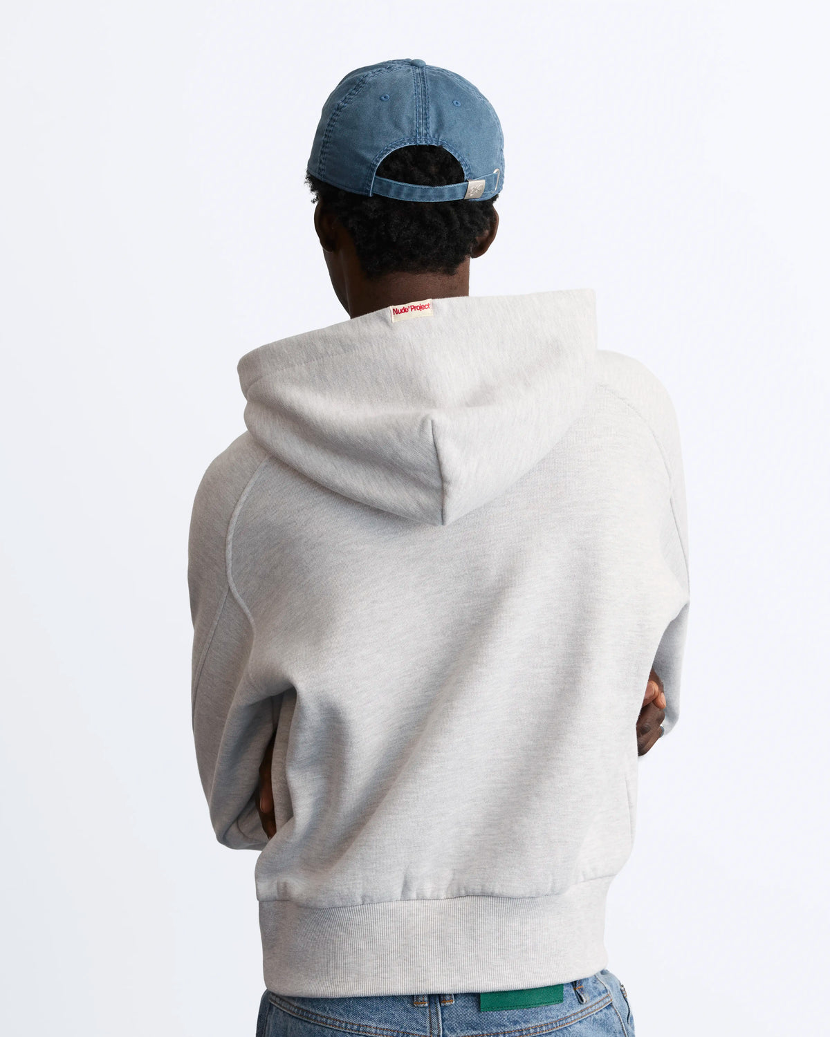 MAN [Model is 1.88m / 6’2” wearing size M]