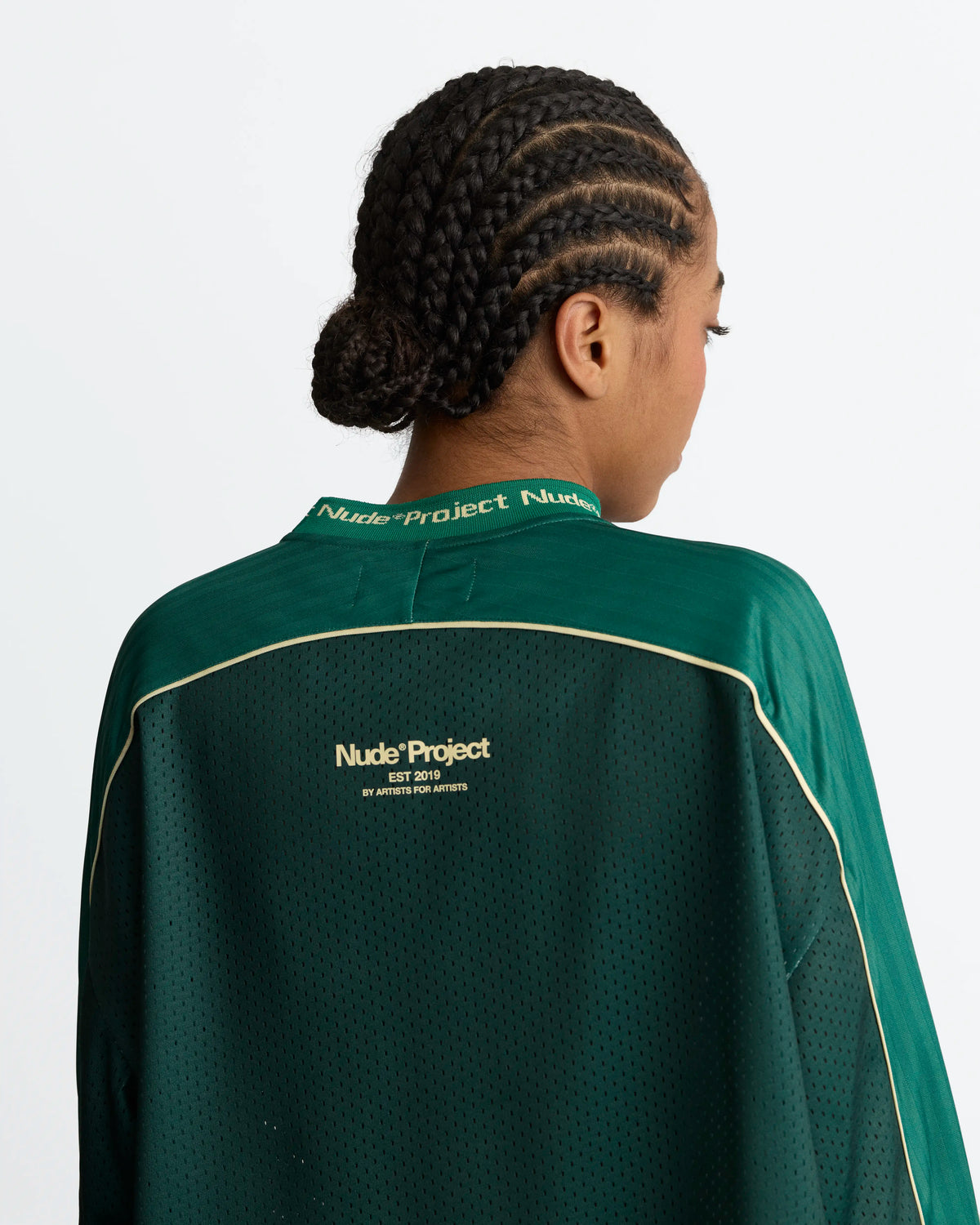 WOMAN [Model is 177 cm / 5’10” wearing size M]