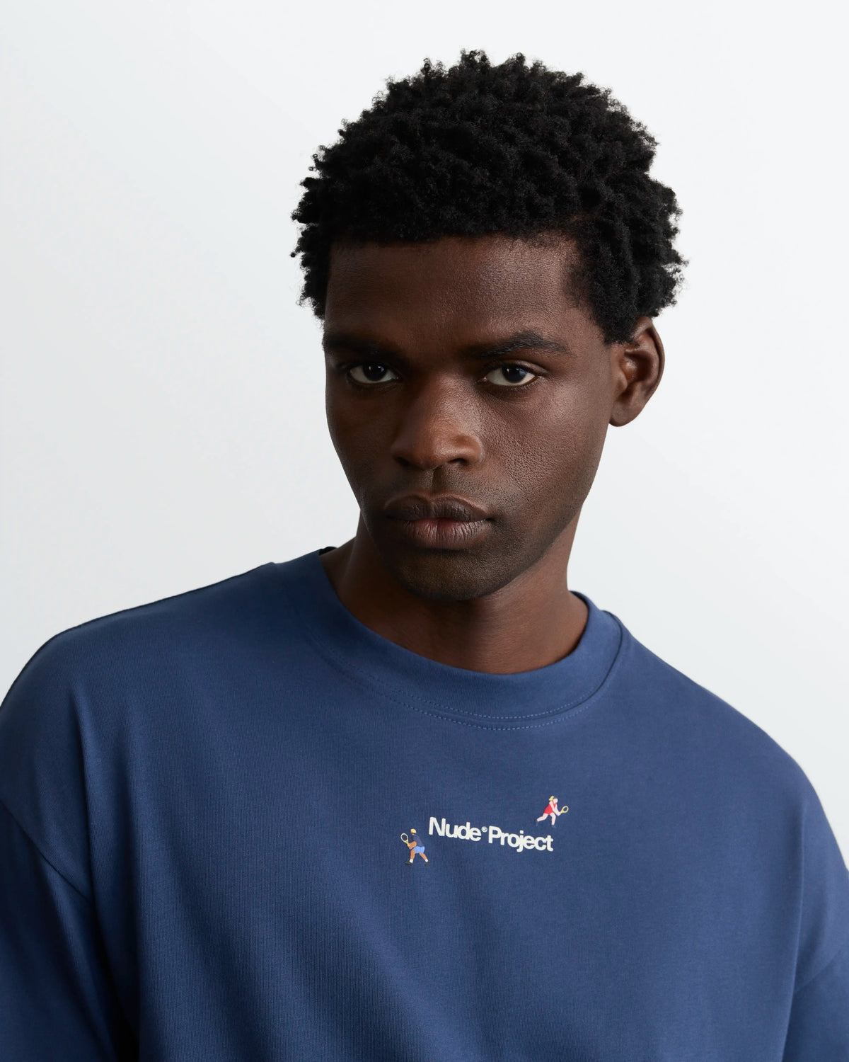 MAN [Model is 188 cm / 6’2” wearing size L]