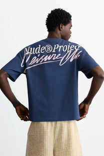 MAN [Model is 188 cm / 6’2” wearing size L]
