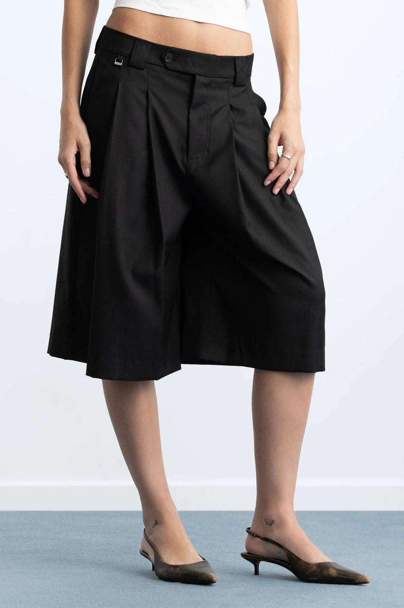 WOMAN [Model is 182cm / 6'0" wearing size 38]