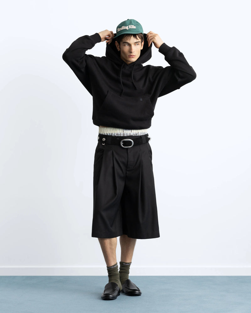 MAN [Model is 186cm / 6'1" wearing size 42]