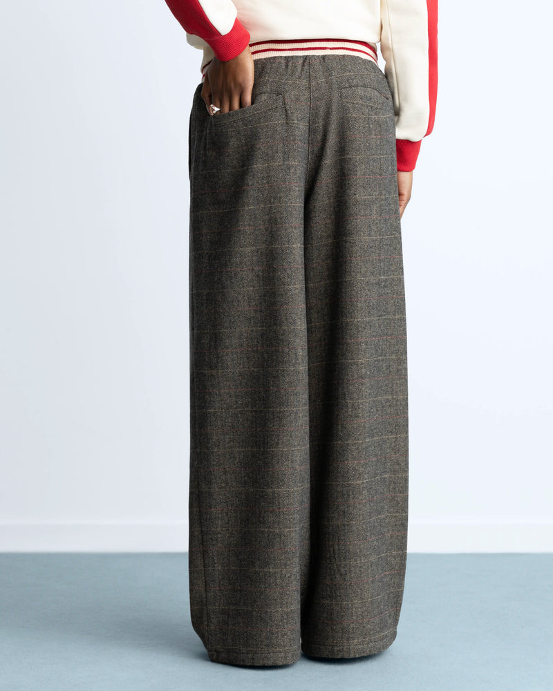 WOMAN [Model is 1.78 m / 5’10” wearing size M]