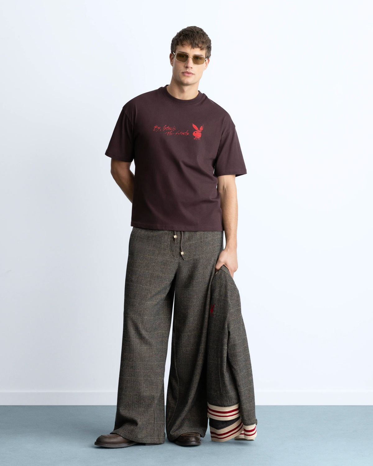 MAN [Model is 1.86 m / 6’1” wearing size M]