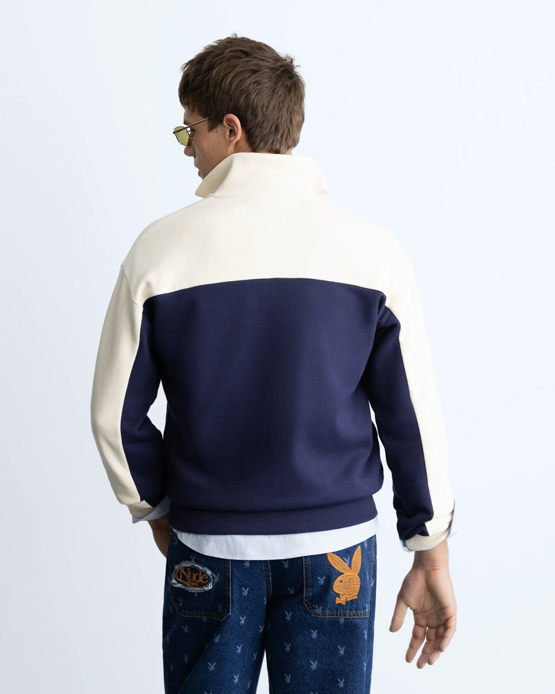 MAN [Model is 1.86 m / 6’1” wearing size L]