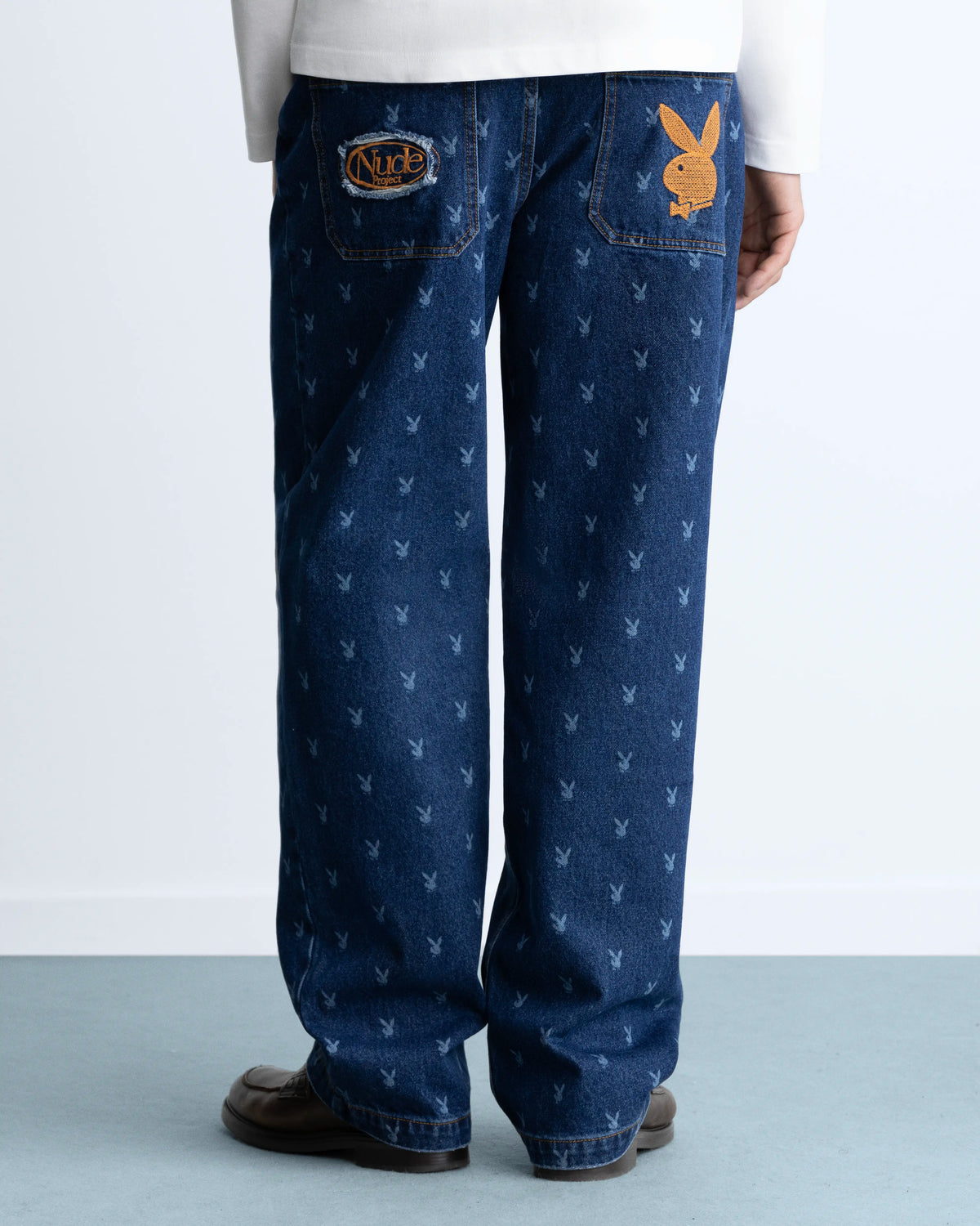 MAN [Model is 1.86 m / 6’1” wearing size M]