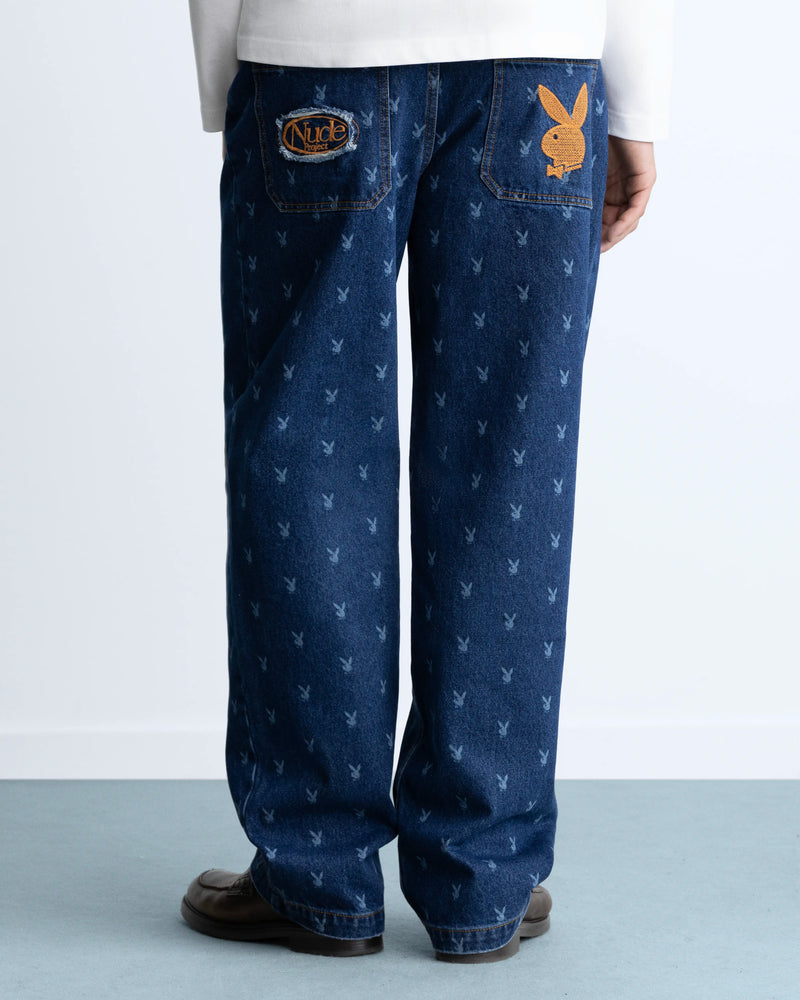 MAN [Model is 1.86 m / 6’1” wearing size M]