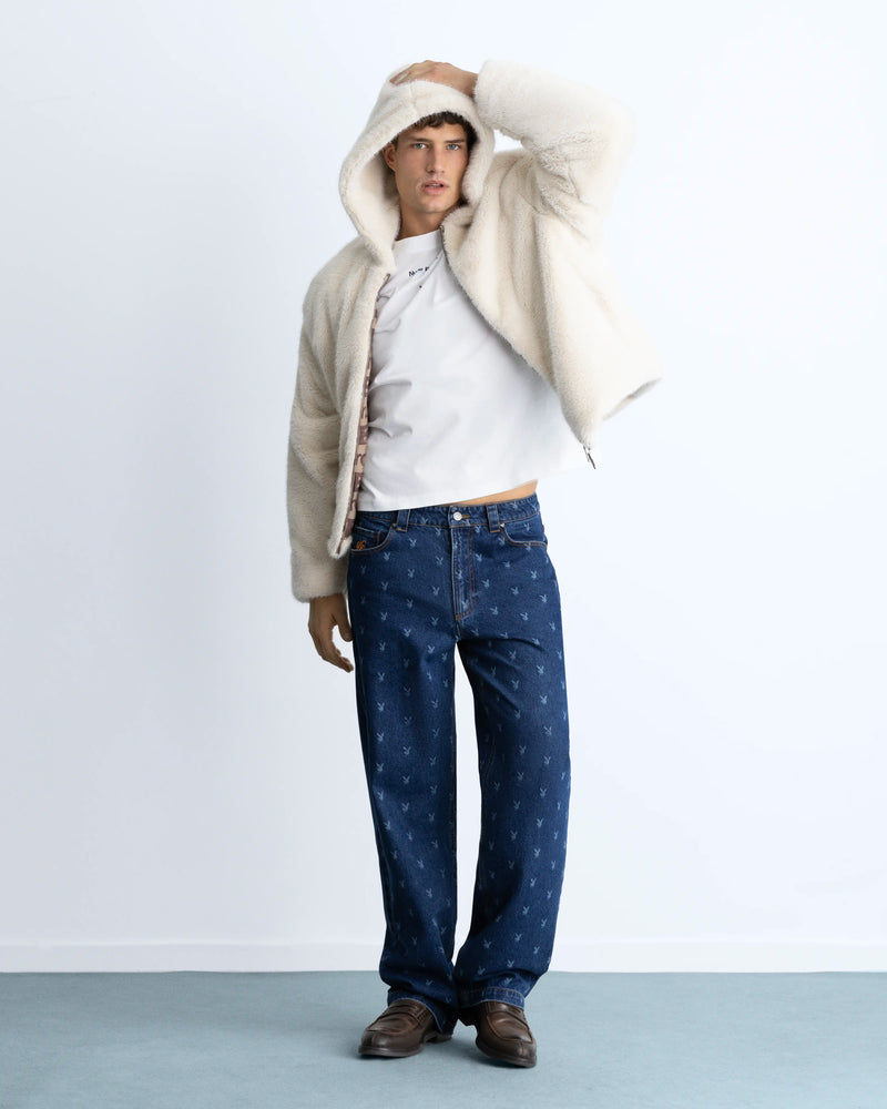 MAN [Model is 1.86 m / 6’1” wearing size M]